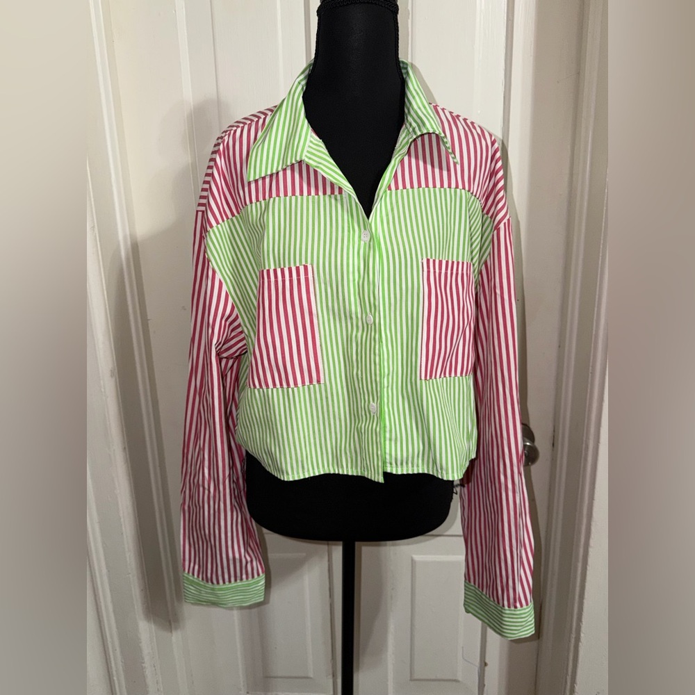 Women's plus size 2x Daisy Green and‎ Red Striped Button Down crop top
